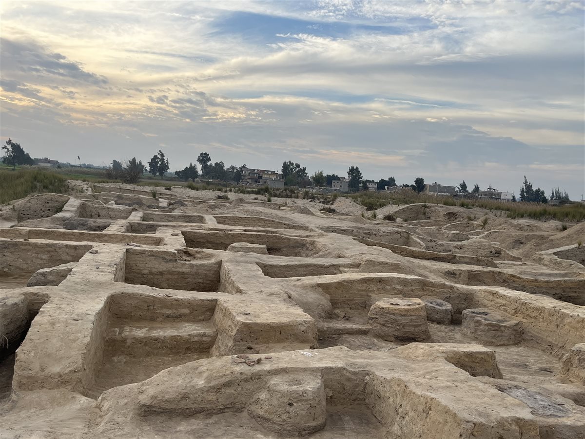 تل الابقعين